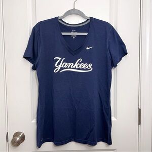 Nike Women’s Dri-Fit Yankees T-Shirt, XL